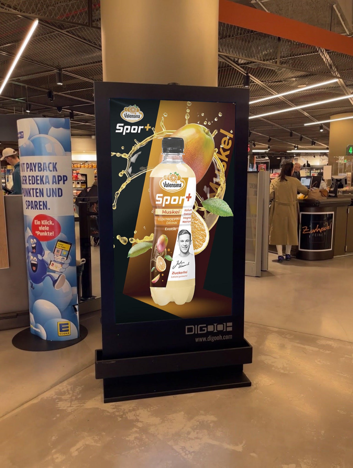 Valensina Spor+ on the DOOH screen at Edeka